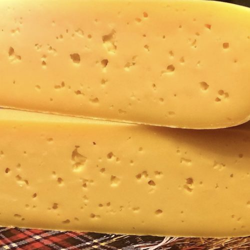 גבינה בסגנון גאודה-  גבינה הולנדית איכותית, אשר נחשבת לאחת הגבינות הקשות הפופולריות בעולם.  טעמה משלב בין עדינות לפיקנטיות ומרקמה נעים ומוצק. מצוינת לטוסטים ולכריכים ומתאימה גם  למגוון מאפים.